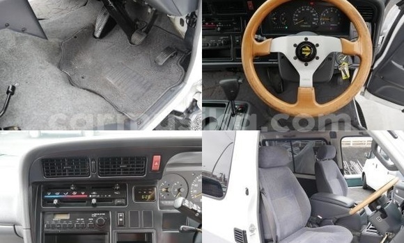 Buy Used Toyota Hiace White Car in Beitbridge in Matabeleland South Buy Used Toyota Hiace White Car in Beitbridge in Matabeleland South