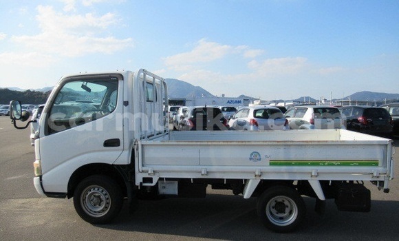 Buy Used Toyota Dyna White Car in Beitbridge in Matabeleland South Buy Used Toyota Dyna White Car in Beitbridge in Matabeleland South
