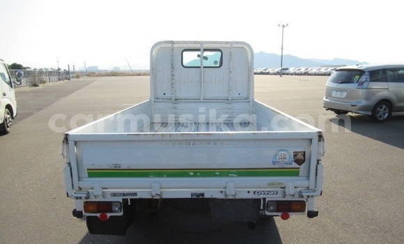 Buy Used Toyota Dyna White Car in Beitbridge in Matabeleland South Buy Used Toyota Dyna White Car in Beitbridge in Matabeleland South