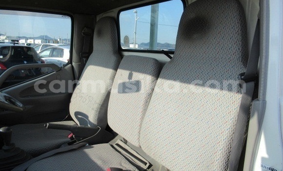 Buy Used Toyota Dyna White Car in Beitbridge in Matabeleland South Buy Used Toyota Dyna White Car in Beitbridge in Matabeleland South