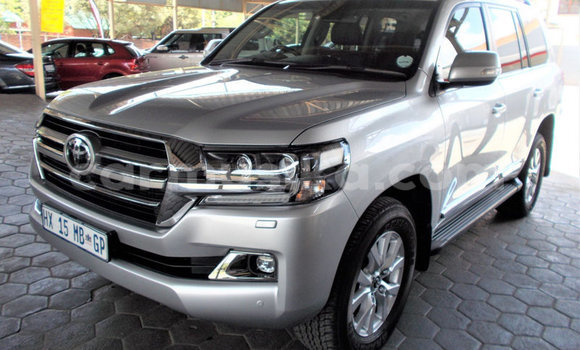 Acheter Occasion Voiture Toyota Land Cruiser Gris à Beitbridge, Matabeleland South Acheter Occasion Voiture Toyota Land Cruiser Gris à Beitbridge, Matabeleland South