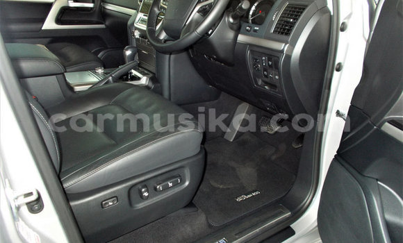 Acheter Occasion Voiture Toyota Land Cruiser Gris à Beitbridge, Matabeleland South Acheter Occasion Voiture Toyota Land Cruiser Gris à Beitbridge, Matabeleland South