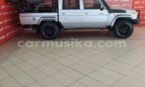 Tenga Tsaru Toyota Kluger Sirivha Mota in Beitbridge in Matabeleland South Tenga Tsaru Toyota Kluger Sirivha Mota in Beitbridge in Matabeleland South