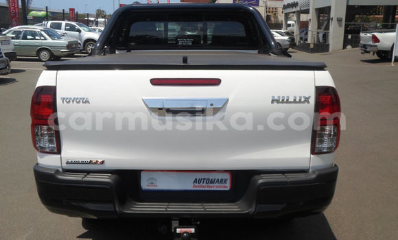 Acheter Occasion Voiture Toyota Hilux Blanc à Beitbridge, Matabeleland South Acheter Occasion Voiture Toyota Hilux Blanc à Beitbridge, Matabeleland South