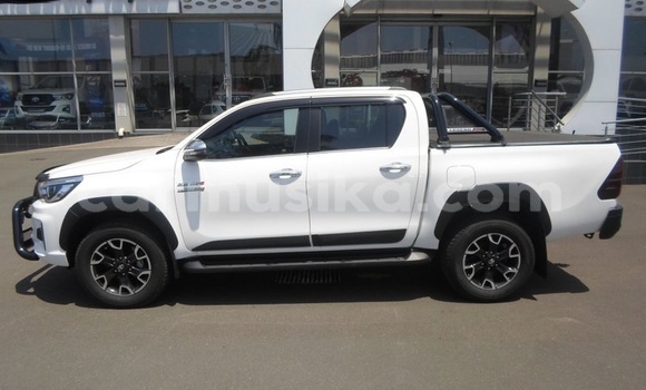 Acheter Occasion Voiture Toyota Hilux Blanc à Beitbridge, Matabeleland South Acheter Occasion Voiture Toyota Hilux Blanc à Beitbridge, Matabeleland South