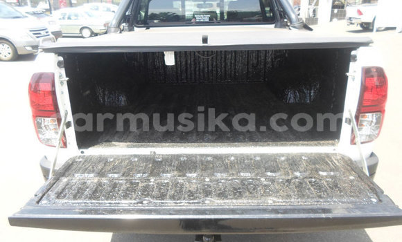 Acheter Occasion Voiture Toyota Hilux Blanc à Beitbridge, Matabeleland South Acheter Occasion Voiture Toyota Hilux Blanc à Beitbridge, Matabeleland South