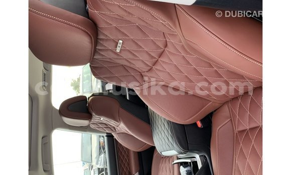 Acheter Import Voiture Toyota Land Cruiser Noir à Import - Dubai, Harare Acheter Import Voiture Toyota Land Cruiser Noir à Import - Dubai, Harare