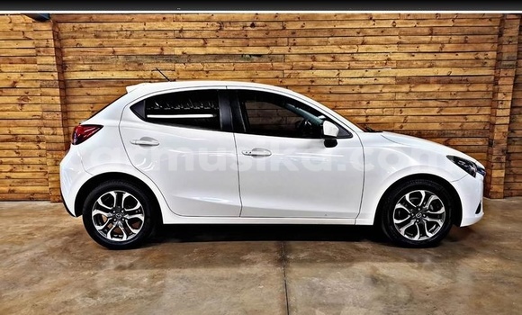 Acheter Occasion Voiture Mazda 2 Blanc à Beitbridge, Matabeleland South Acheter Occasion Voiture Mazda 2 Blanc à Beitbridge, Matabeleland South