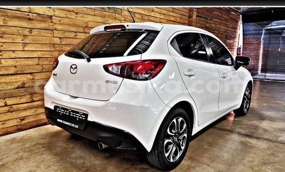 Acheter Occasion Voiture Mazda 2 Blanc à Beitbridge, Matabeleland South Acheter Occasion Voiture Mazda 2 Blanc à Beitbridge, Matabeleland South