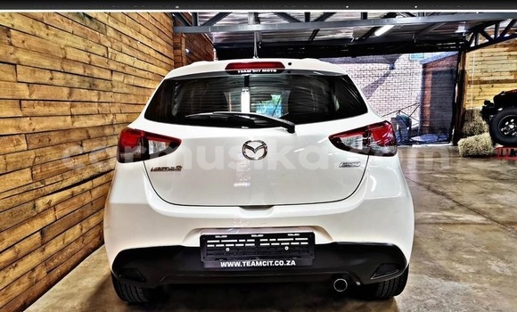 Acheter Occasion Voiture Mazda 2 Blanc à Beitbridge, Matabeleland South Acheter Occasion Voiture Mazda 2 Blanc à Beitbridge, Matabeleland South