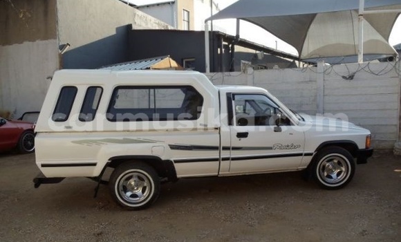 Tenga Tsaru Toyota Hilux Chena Mota in Beitbridge in Matabeleland South Tenga Tsaru Toyota Hilux Chena Mota in Beitbridge in Matabeleland South