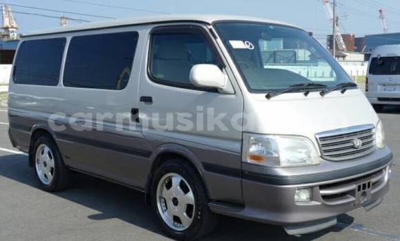 Tenga Tsaru Toyota Hiace Zvimwe Mota in Beitbridge in Matabeleland South Tenga Tsaru Toyota Hiace Zvimwe Mota in Beitbridge in Matabeleland South