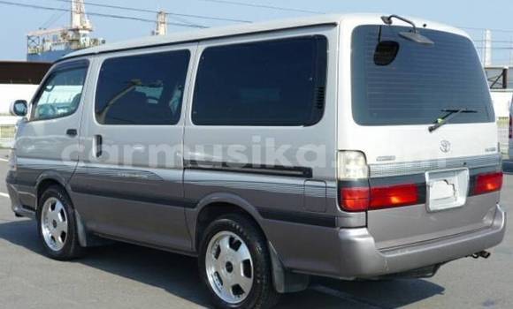 Tenga Tsaru Toyota Hiace Zvimwe Mota in Beitbridge in Matabeleland South Tenga Tsaru Toyota Hiace Zvimwe Mota in Beitbridge in Matabeleland South
