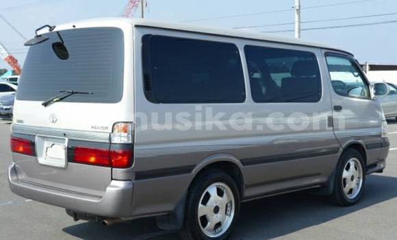 Tenga Tsaru Toyota Hiace Zvimwe Mota in Beitbridge in Matabeleland South Tenga Tsaru Toyota Hiace Zvimwe Mota in Beitbridge in Matabeleland South