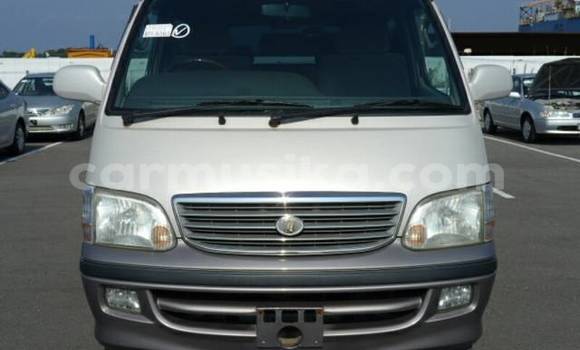 Tenga Tsaru Toyota Hiace Zvimwe Mota in Beitbridge in Matabeleland South Tenga Tsaru Toyota Hiace Zvimwe Mota in Beitbridge in Matabeleland South