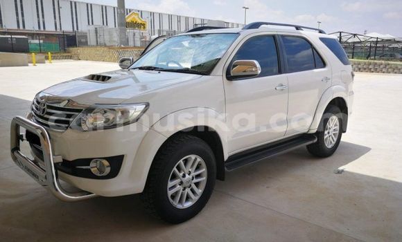 Buy Used Toyota Fortuner White Car in Beitbridge in Matabeleland South Buy Used Toyota Fortuner White Car in Beitbridge in Matabeleland South