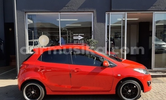 Acheter Occasion Voiture Mazda 2 Rouge à Beitbridge, Matabeleland South Acheter Occasion Voiture Mazda 2 Rouge à Beitbridge, Matabeleland South
