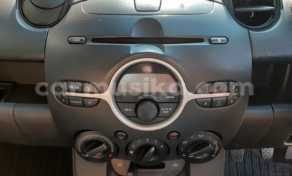 Acheter Occasion Voiture Mazda 2 Rouge à Beitbridge, Matabeleland South Acheter Occasion Voiture Mazda 2 Rouge à Beitbridge, Matabeleland South