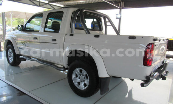 Acheter Occasion Voiture Mazda 1000 Blanc à Beitbridge, Matabeleland South Acheter Occasion Voiture Mazda 1000 Blanc à Beitbridge, Matabeleland South