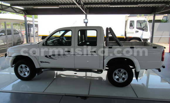 Acheter Occasion Voiture Mazda 1000 Blanc à Beitbridge, Matabeleland South Acheter Occasion Voiture Mazda 1000 Blanc à Beitbridge, Matabeleland South