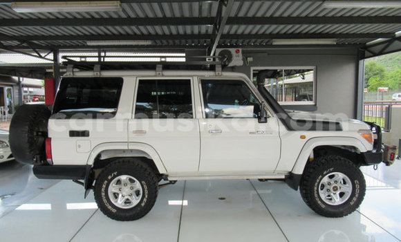 Acheter Occasion Voiture Toyota Land Cruiser Blanc à Beitbridge, Matabeleland South Acheter Occasion Voiture Toyota Land Cruiser Blanc à Beitbridge, Matabeleland South
