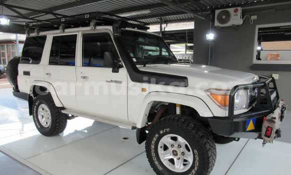 Acheter Occasion Voiture Toyota Land Cruiser Blanc à Beitbridge, Matabeleland South Acheter Occasion Voiture Toyota Land Cruiser Blanc à Beitbridge, Matabeleland South