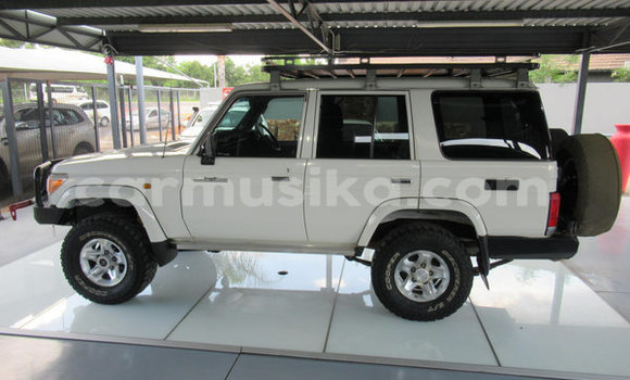 Acheter Occasion Voiture Toyota Land Cruiser Blanc à Beitbridge, Matabeleland South Acheter Occasion Voiture Toyota Land Cruiser Blanc à Beitbridge, Matabeleland South