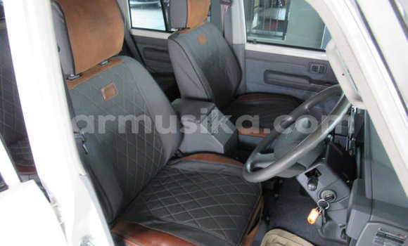 Acheter Occasion Voiture Toyota Land Cruiser Blanc à Beitbridge, Matabeleland South Acheter Occasion Voiture Toyota Land Cruiser Blanc à Beitbridge, Matabeleland South