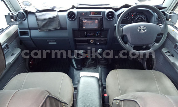Acheter Occasion Voiture Toyota Land Cruiser Beige à Beitbridge, Matabeleland South Acheter Occasion Voiture Toyota Land Cruiser Beige à Beitbridge, Matabeleland South