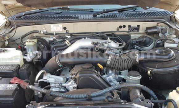 Acheter Occasion Voiture Toyota Highlander Marron à Beitbridge, Matabeleland South Acheter Occasion Voiture Toyota Highlander Marron à Beitbridge, Matabeleland South