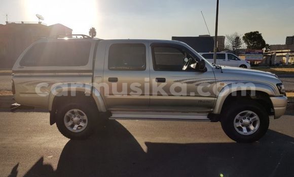 Acheter Occasion Voiture Toyota Highlander Marron à Beitbridge, Matabeleland South Acheter Occasion Voiture Toyota Highlander Marron à Beitbridge, Matabeleland South