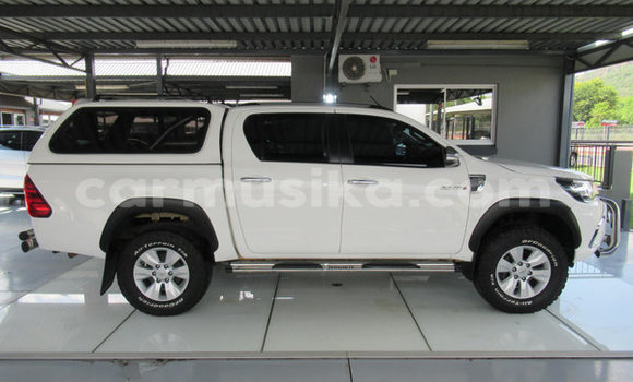 Acheter Occasion Voiture Toyota Hilux Blanc à Beitbridge, Matabeleland South Acheter Occasion Voiture Toyota Hilux Blanc à Beitbridge, Matabeleland South
