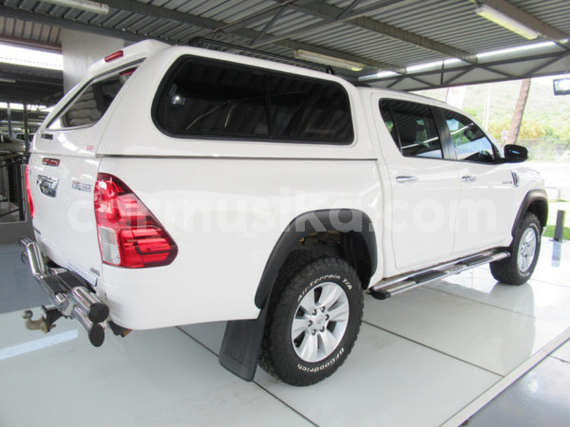 Big with watermark toyota hilux matabeleland south beitbridge 10976