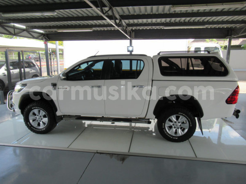 Big with watermark toyota hilux matabeleland south beitbridge 10976