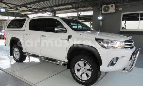 Acheter Occasion Voiture Toyota Hilux Blanc à Beitbridge, Matabeleland South Acheter Occasion Voiture Toyota Hilux Blanc à Beitbridge, Matabeleland South