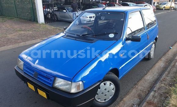 Nunua Ilio tumika Fiat Uno Bluu Gari ndani ya Beitbridge nchini Matabeleland Kusini