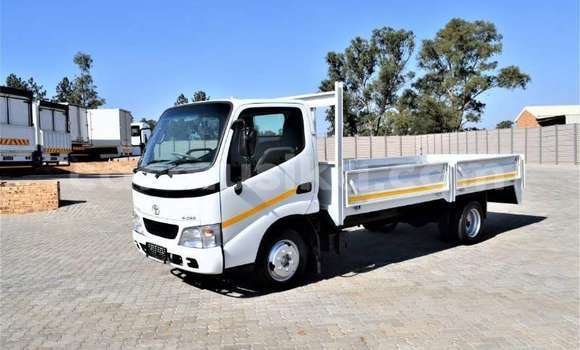 Acheter Occasion Voiture Toyota Dyna Blanc à Beitbridge, Matabeleland South Acheter Occasion Voiture Toyota Dyna Blanc à Beitbridge, Matabeleland South
