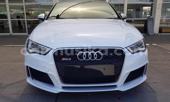 Acheter Occasion Voiture Audi RS3 Blanc à Beitbridge, Matabeleland South Acheter Occasion Voiture Audi RS3 Blanc à Beitbridge, Matabeleland South
