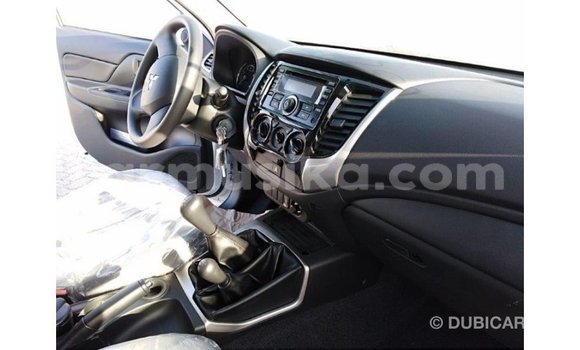 Acheter Import Voiture Mitsubishi L200 Blanc à Import - Dubai, Harare Acheter Import Voiture Mitsubishi L200 Blanc à Import - Dubai, Harare