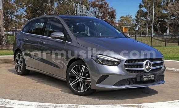 Tenga Tsaru Mercedes‒Benz B-klasse Sirivha Mota in Mapopoma eVhitori in Matabeleland North Tenga Tsaru Mercedes‒Benz B-klasse Sirivha Mota in Mapopoma eVhitori in Matabeleland North