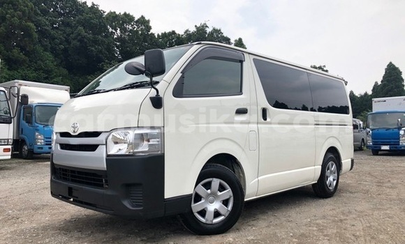 Tenga Tsaru Toyota Hiace Chena Mota in Beitbridge in Matabeleland South Tenga Tsaru Toyota Hiace Chena Mota in Beitbridge in Matabeleland South