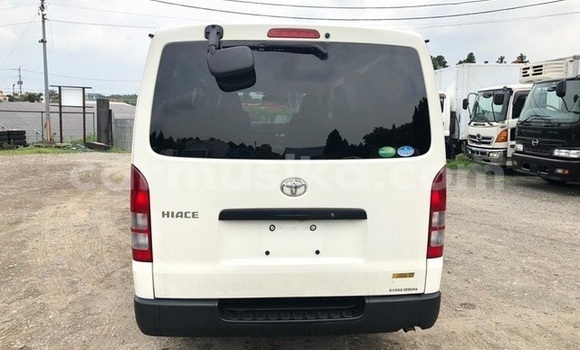 Tenga Tsaru Toyota Hiace Chena Mota in Beitbridge in Matabeleland South Tenga Tsaru Toyota Hiace Chena Mota in Beitbridge in Matabeleland South