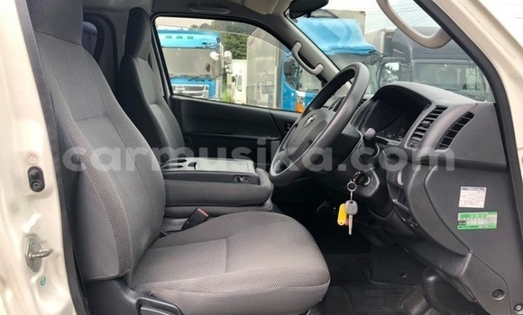 Tenga Tsaru Toyota Hiace Chena Mota in Beitbridge in Matabeleland South Tenga Tsaru Toyota Hiace Chena Mota in Beitbridge in Matabeleland South