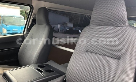 Tenga Tsaru Toyota Hiace Chena Mota in Beitbridge in Matabeleland South Tenga Tsaru Toyota Hiace Chena Mota in Beitbridge in Matabeleland South