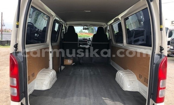 Tenga Tsaru Toyota Hiace Chena Mota in Beitbridge in Matabeleland South Tenga Tsaru Toyota Hiace Chena Mota in Beitbridge in Matabeleland South