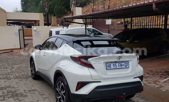 Nunua Ilio tumika Toyota C-HR Nyeupe Gari ndani ya Belvedere nchini Harare Nunua Ilio tumika Toyota C-HR Nyeupe Gari ndani ya Belvedere nchini Harare