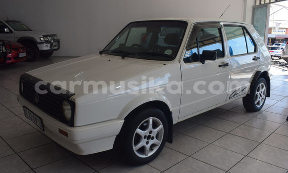 Acheter Occasion Voiture Volkswagen Golf Blanc à Beitbridge, Matabeleland South Acheter Occasion Voiture Volkswagen Golf Blanc à Beitbridge, Matabeleland South
