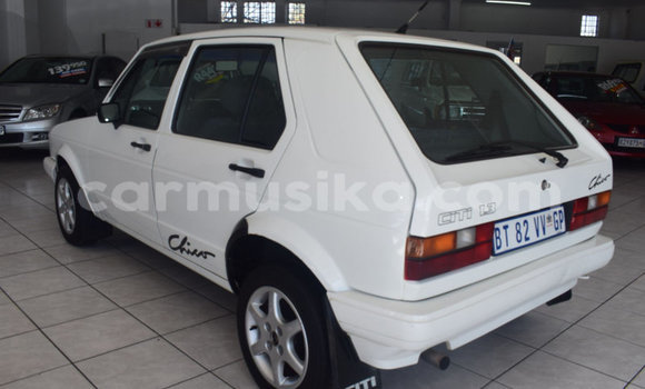 Acheter Occasion Voiture Volkswagen Golf Blanc à Beitbridge, Matabeleland South Acheter Occasion Voiture Volkswagen Golf Blanc à Beitbridge, Matabeleland South
