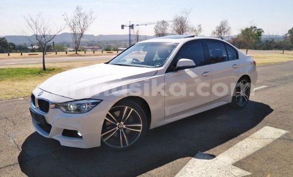 Nunua Ilio tumika BMW 3–Series Nyeupe Gari ndani ya Beitbridge nchini Matabeleland Kusini Nunua Ilio tumika BMW 3–Series Nyeupe Gari ndani ya Beitbridge nchini Matabeleland Kusini