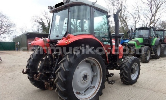 Nunua Ilio tumika Man Silent Nyekundu Lori ndani ya Beitbridge nchini Matabeleland Kusini Nunua Ilio tumika Man Silent Nyekundu Lori ndani ya Beitbridge nchini Matabeleland Kusini